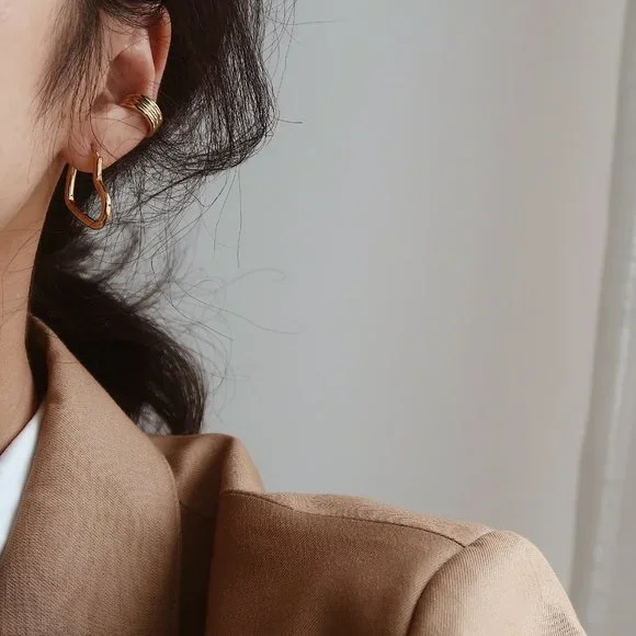 NEW 18K Gold Plated Heart Hoop Earrings